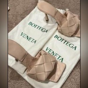 Brand new Bottega Veneta mule lido